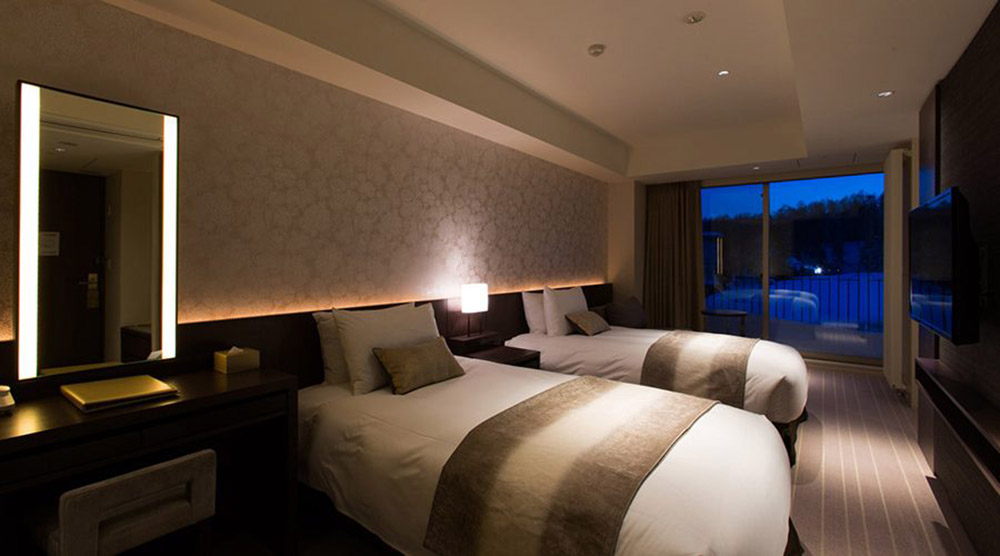 chalet-ivy-hirafu-rooms-and-suites-deluxe-room-2-900x500