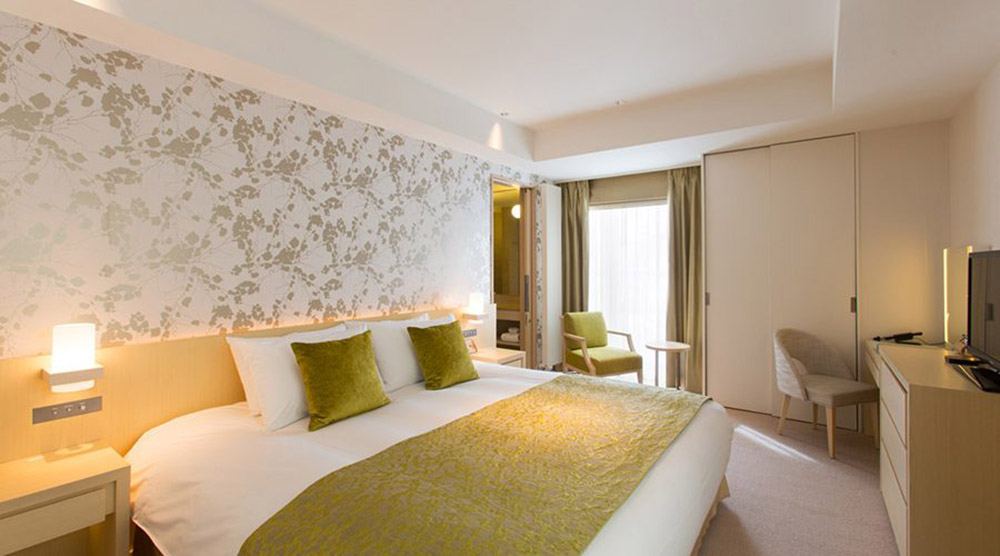 chalet-ivy-hirafu-rooms-and-suites-deluxe-suite-2-900x500