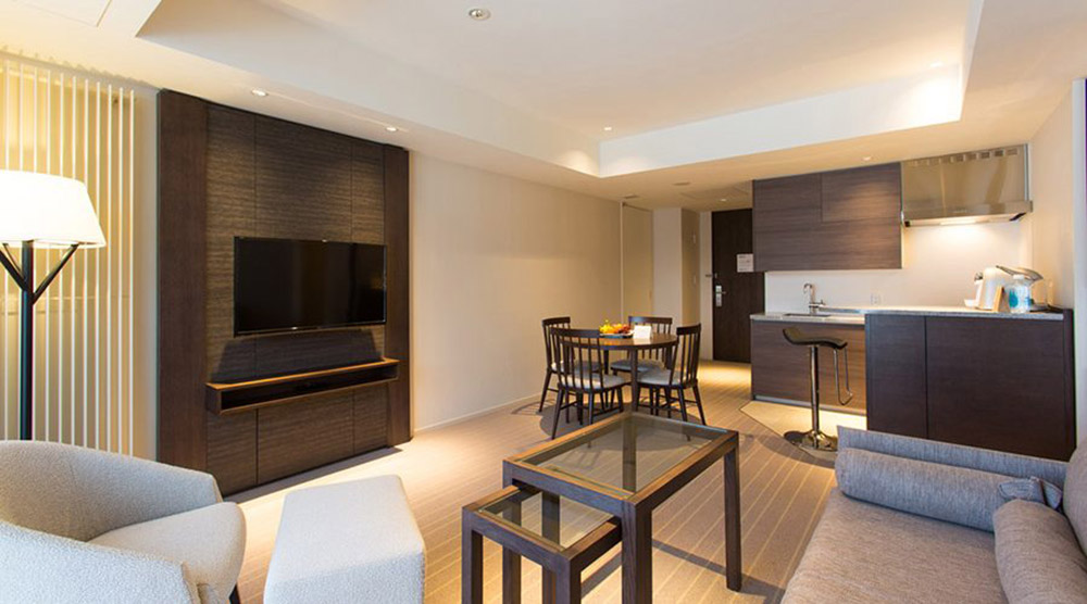 chalet-ivy-hirafu-rooms-and-suites-grand-deluxe-suite-2-2-900x500